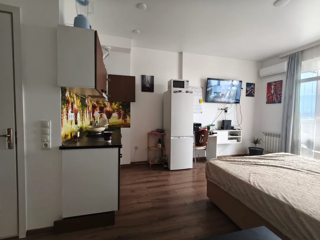 Apartment with a view of the sea, mountains and airplanes — photo 4