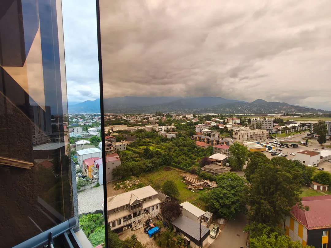 Apartment with a view of the sea, mountains and airplanes — photo 7