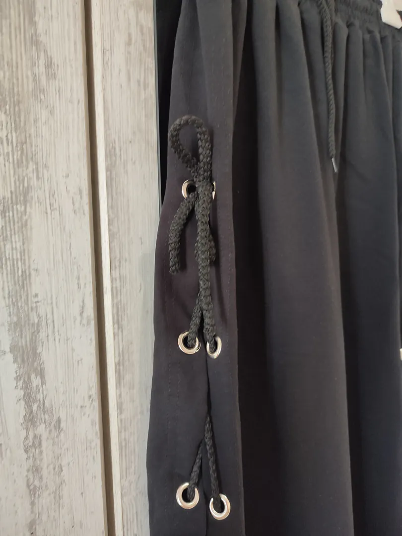 Women's trousers with eyelets and drawstrings (size 46) — photo 2