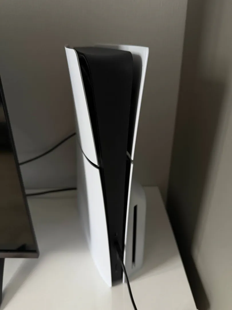 PS5 Slim 1 controller — photo 1