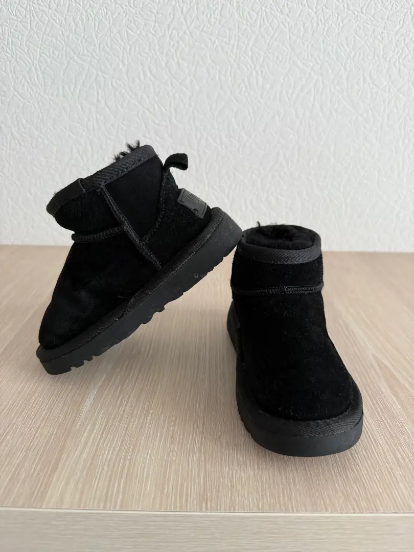 Children's UGG boots — photo 2