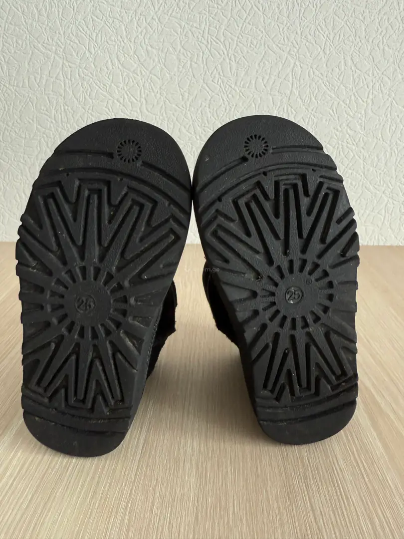 Children's UGG boots — photo 5