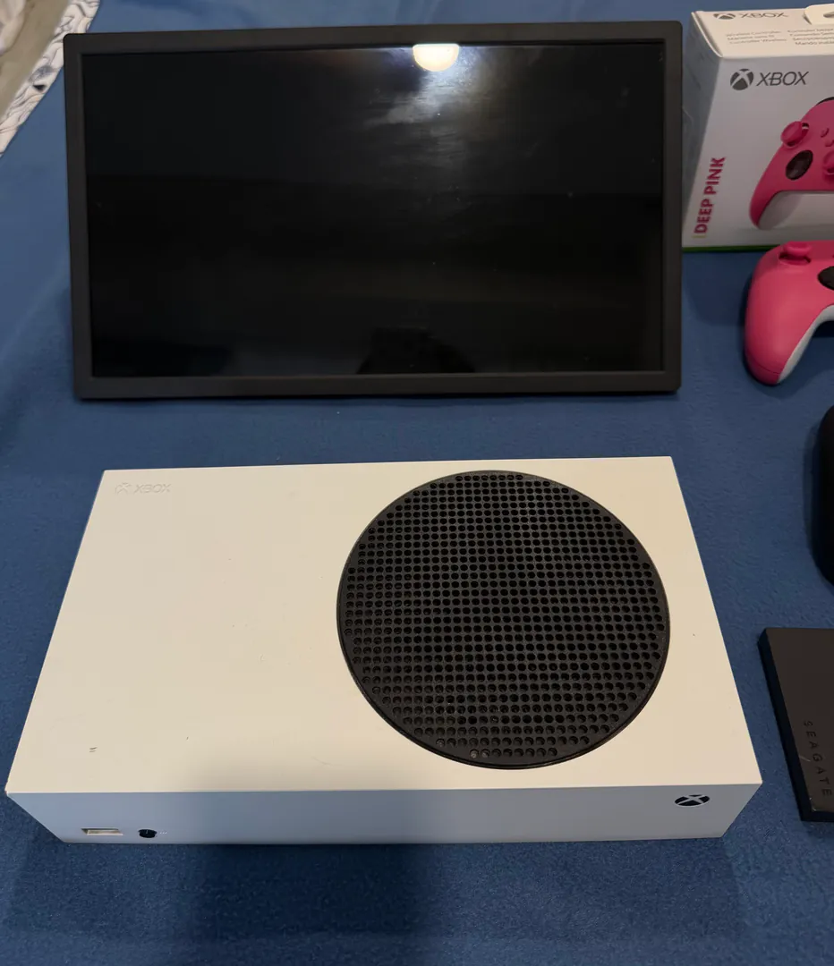 Xbox Series S Bundle — photo 3
