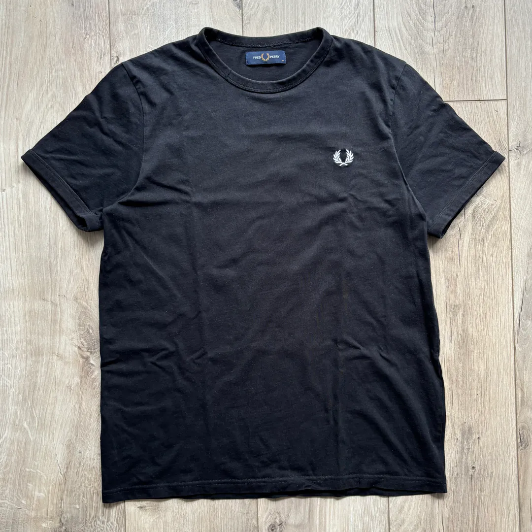 Fred Perry ფეირი — ფოტო 1