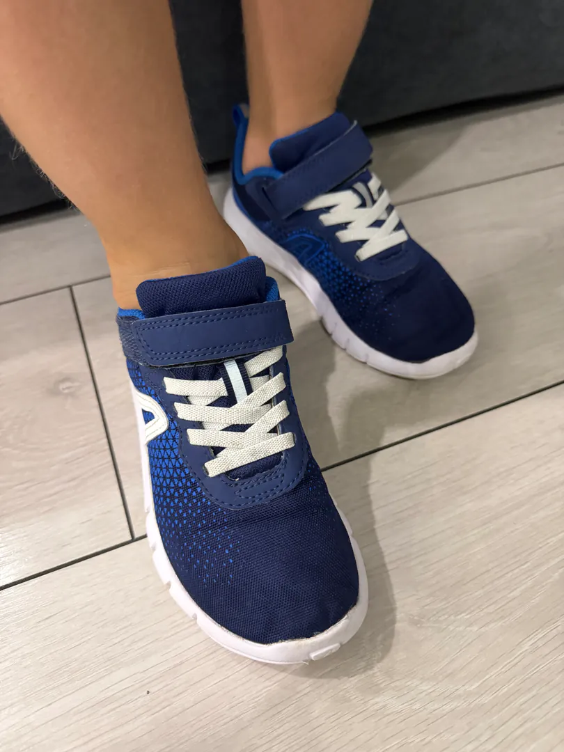 Sneakers — photo 1