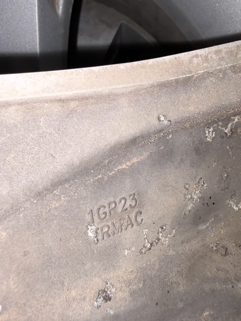 Original wheel set r18 for Dodge challenge — photo 9