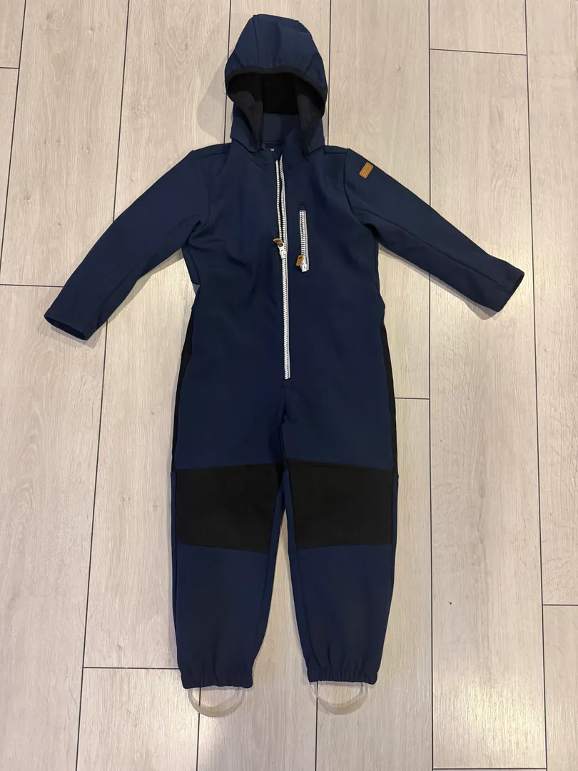 Lassie jumpsuit with free sneakers — photo 2