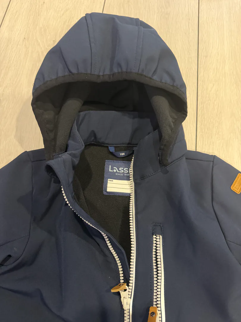 Lassie jumpsuit with free sneakers — photo 3