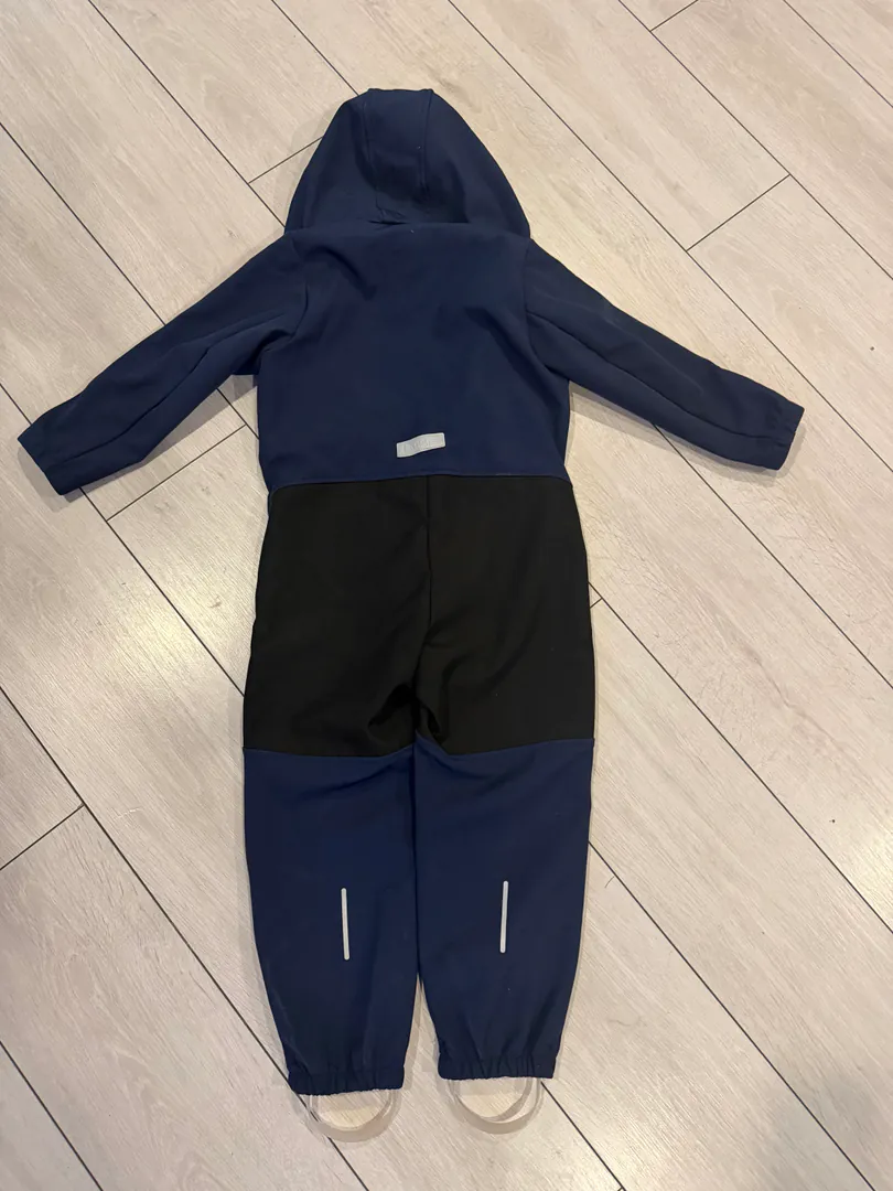Lassie jumpsuit with free sneakers — photo 5
