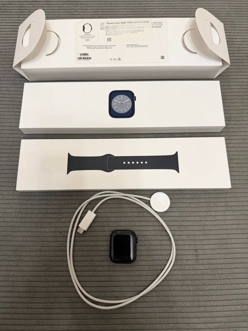 Apple Watch Series 8 41 mm GPS — Midnight — photo 1