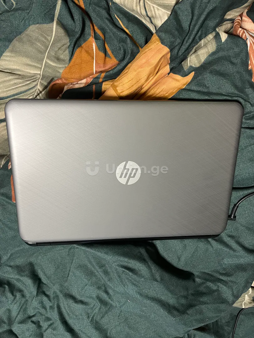 HP Laptop — photo 2