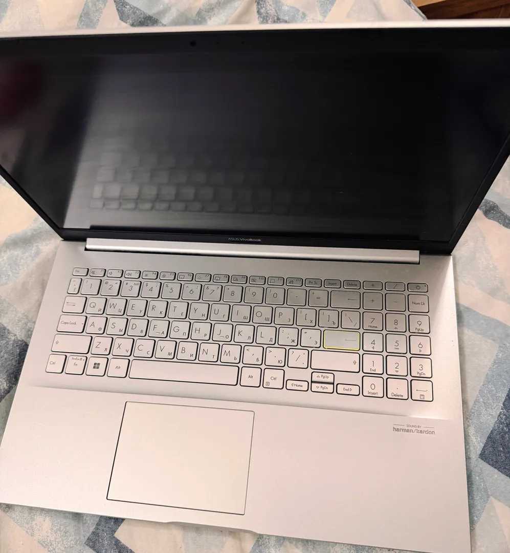 ASUS Laptop — photo 1