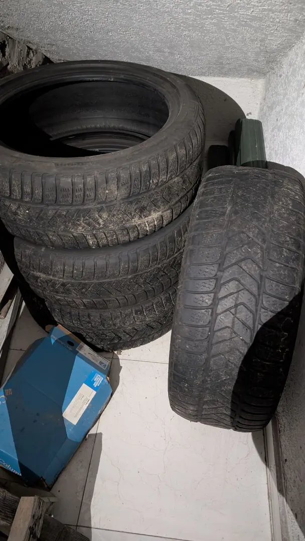 Tires PIRELLI 245/45 R19 — photo 1