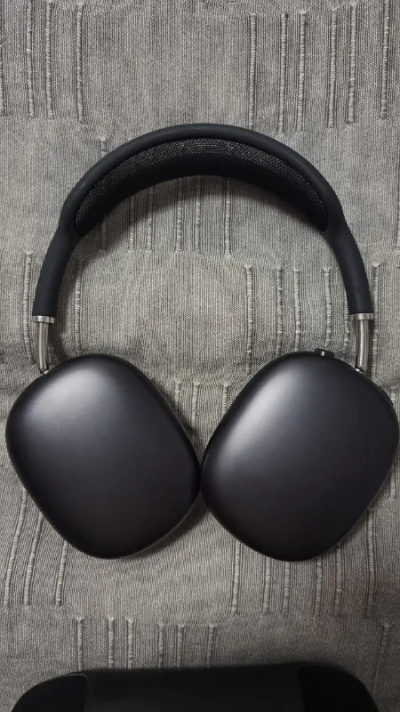 AirPods Max Headphones — photo 1