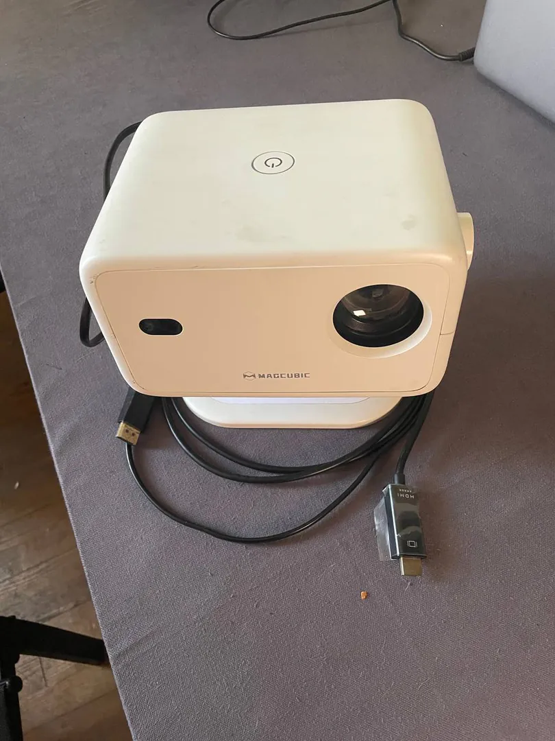 Magcubic Projector — photo 1