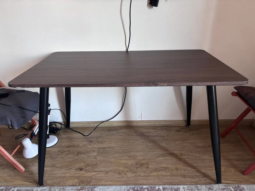 Table — photo 1