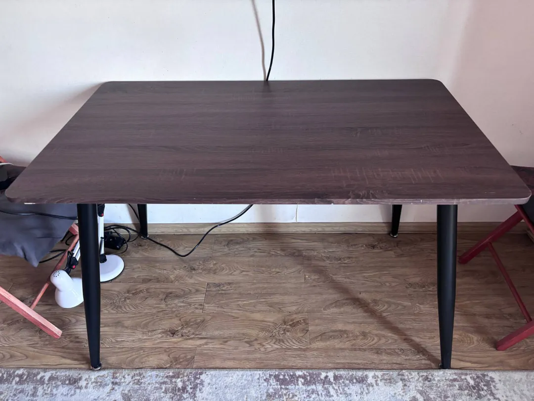 Table — photo 2