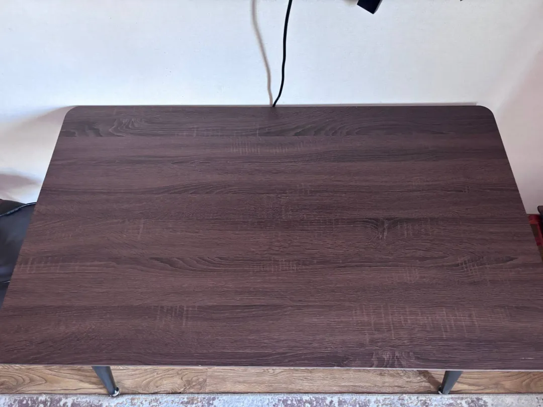 Table — photo 3