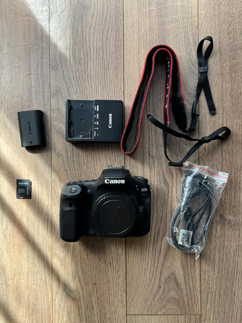 Canon 90D (body) — photo 1