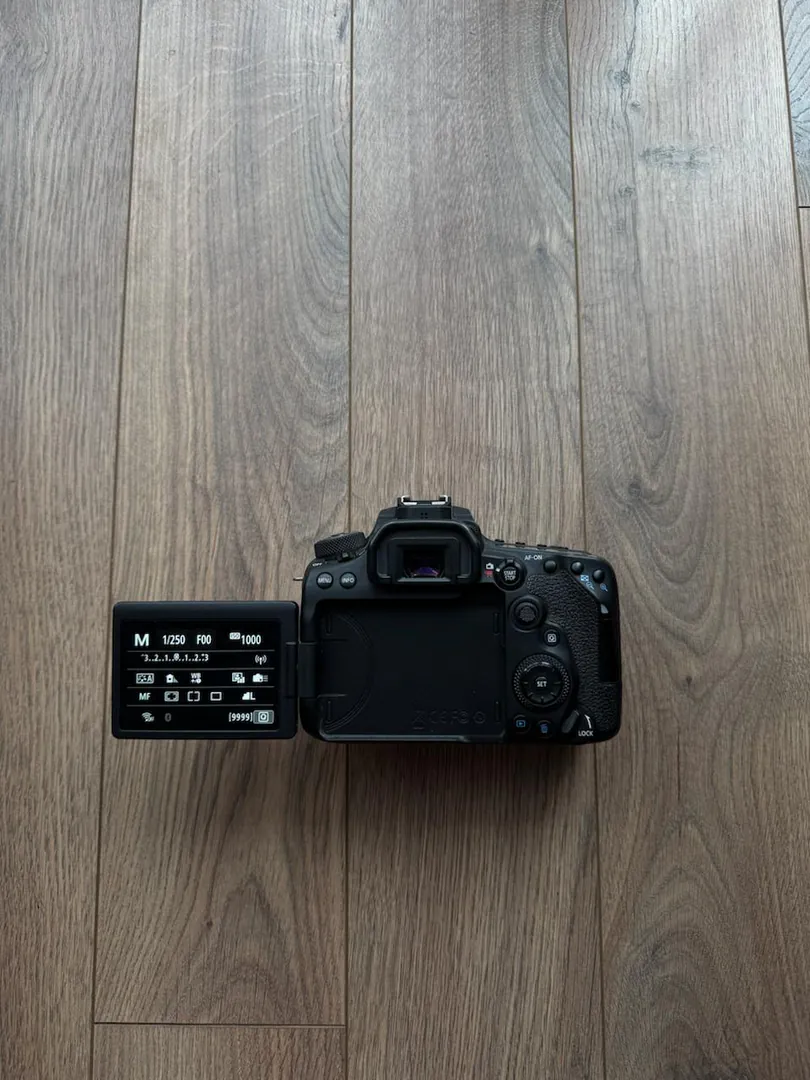 Canon 90D (body) — photo 2