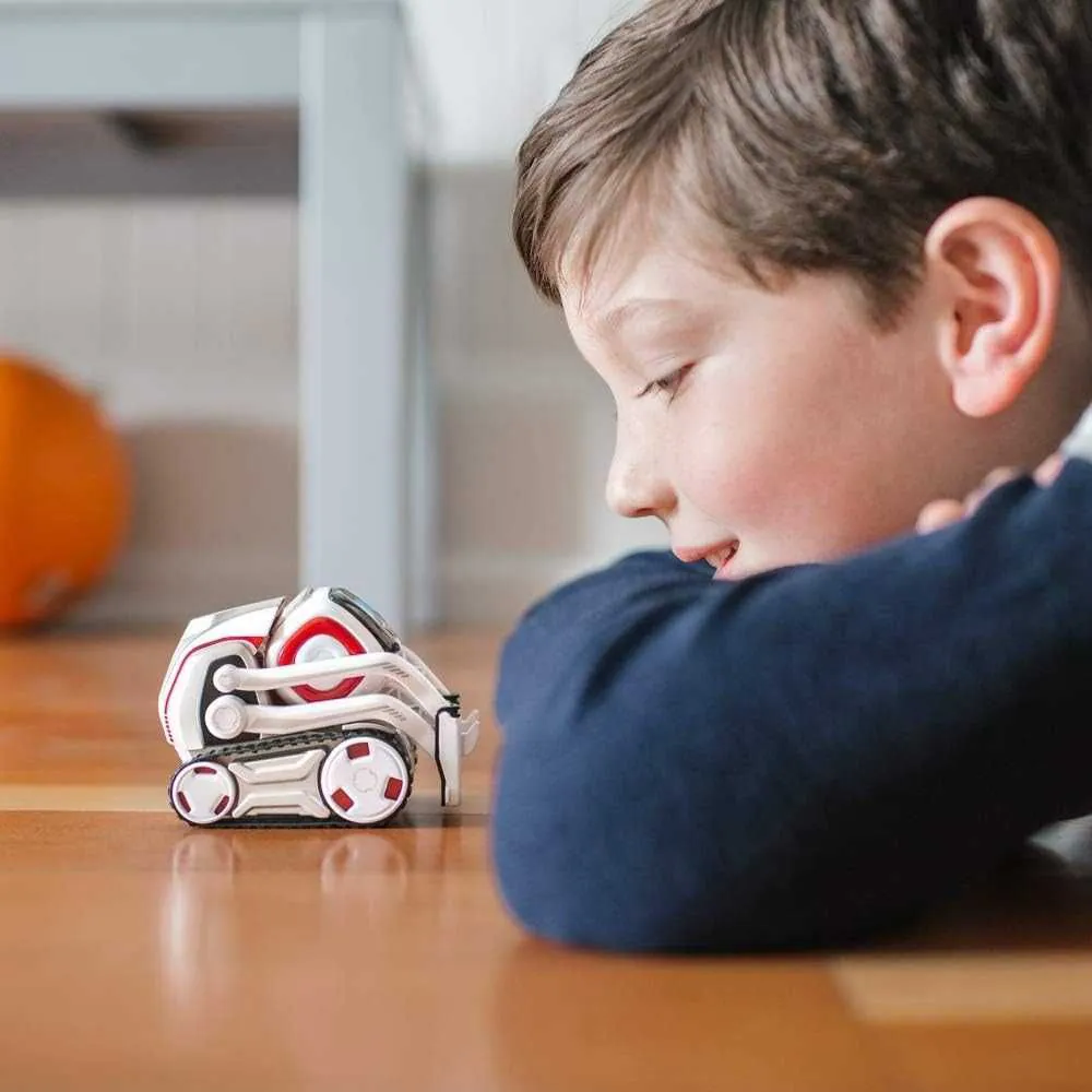 Cozmo Anki — interactive robot with AI — photo 5
